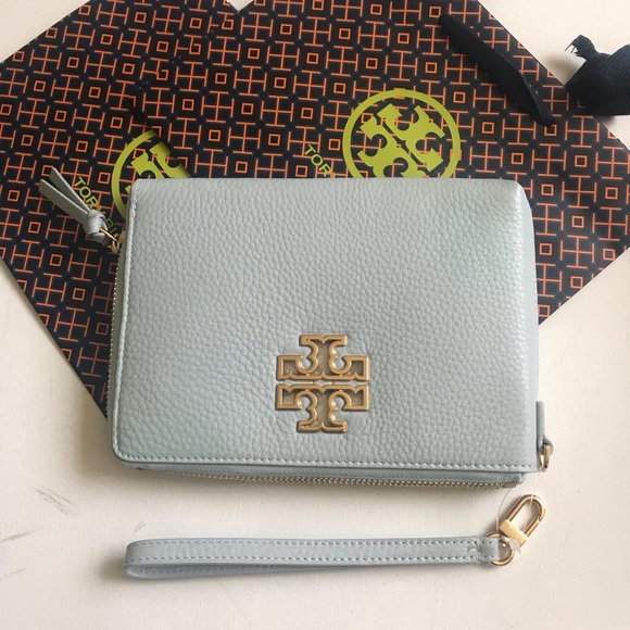 Tory Burch Handbags - Tory Burch Britten Large zip Pouch